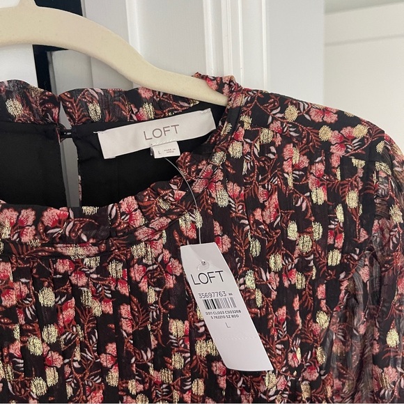 NWT Loft Shimmer Vine Pleated Yoke Blouse Black Long Sleeve Top - Picture 4 of 6